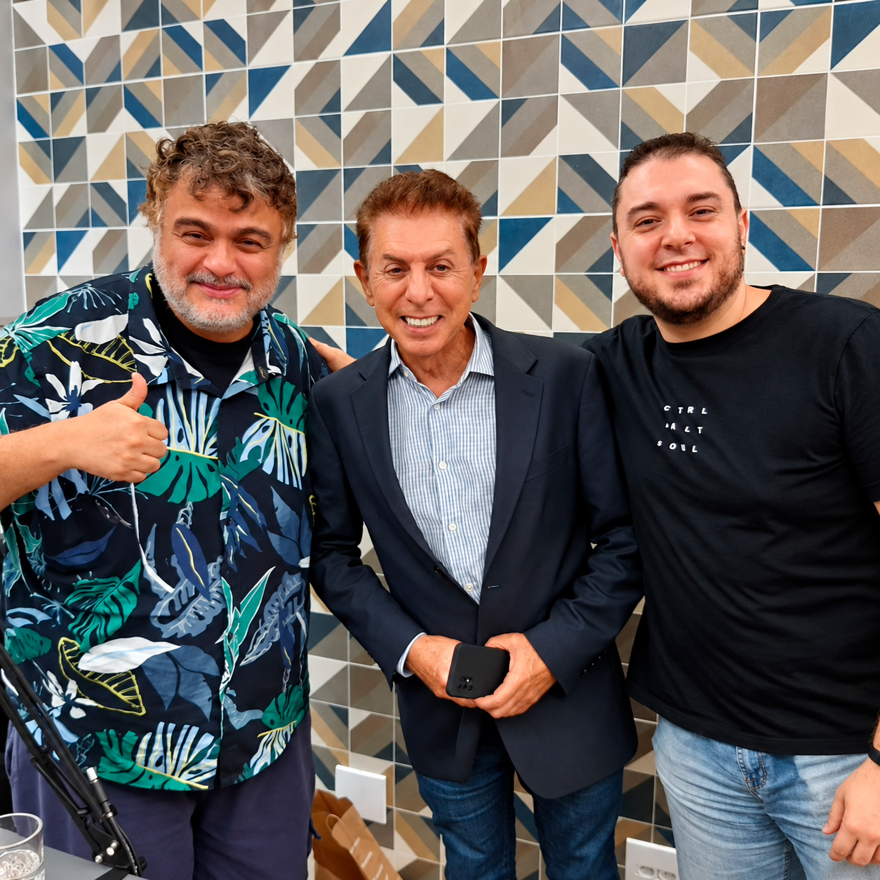 Diguinho Coruja, Heródoto Barbeiro e Fernando Vítolo na Younik.